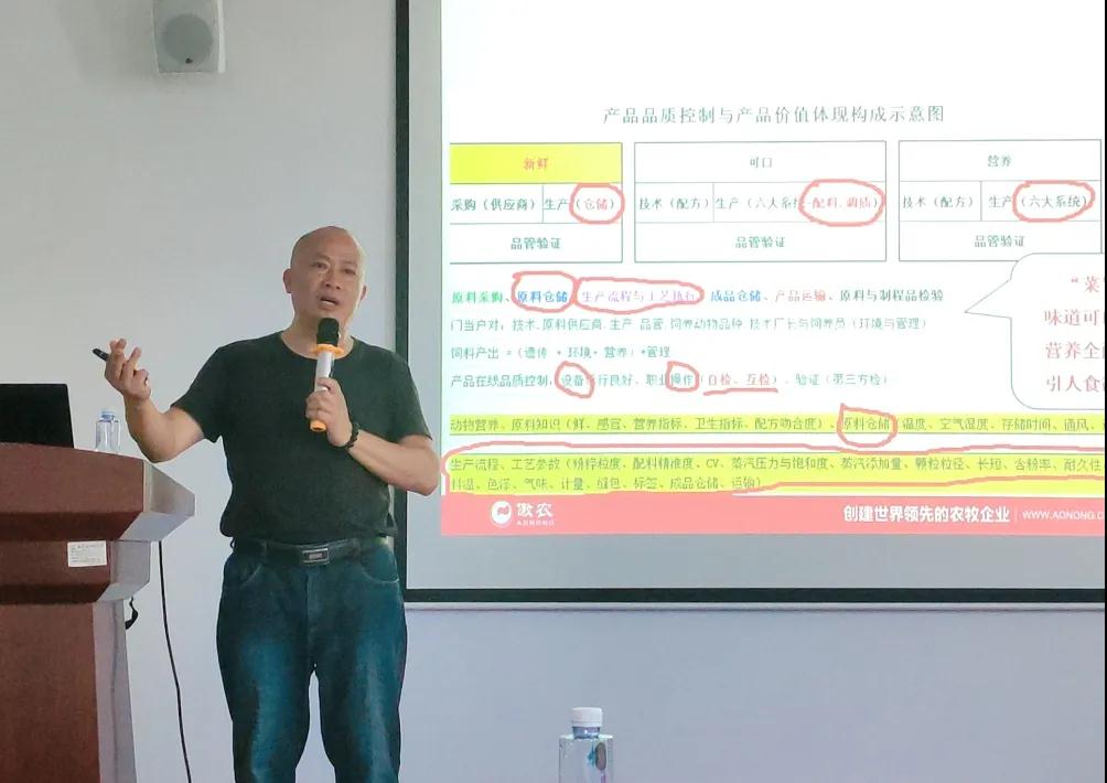 熟妇丰满多毛的大隂户