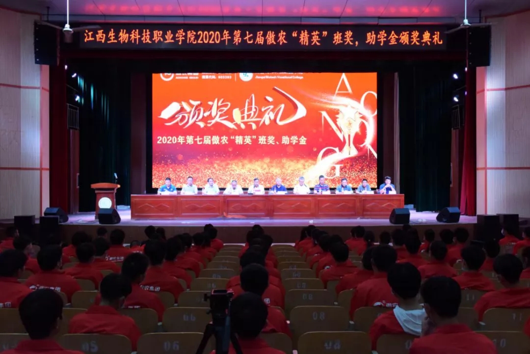 熟妇丰满多毛的大隂户