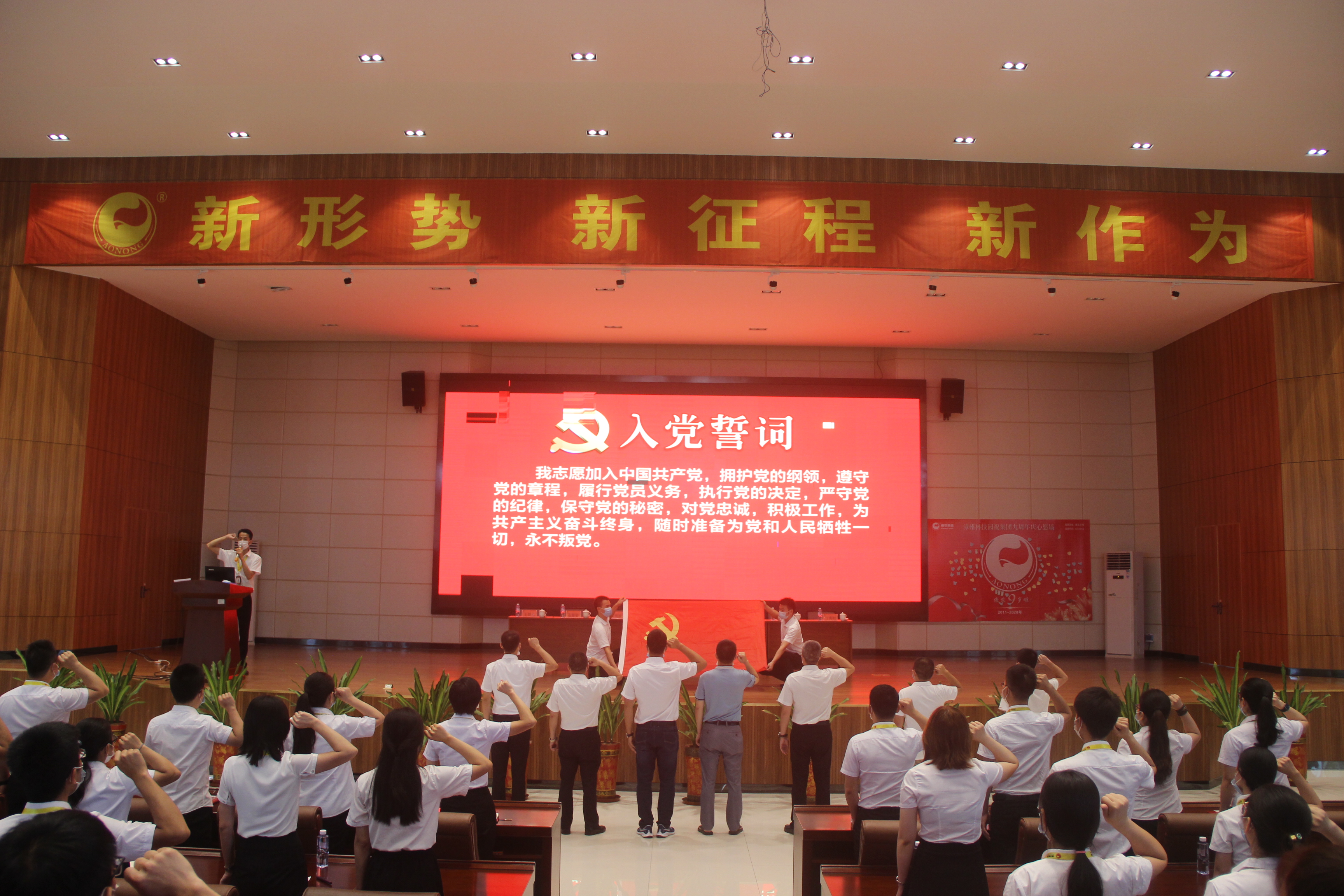 熟妇丰满多毛的大隂户