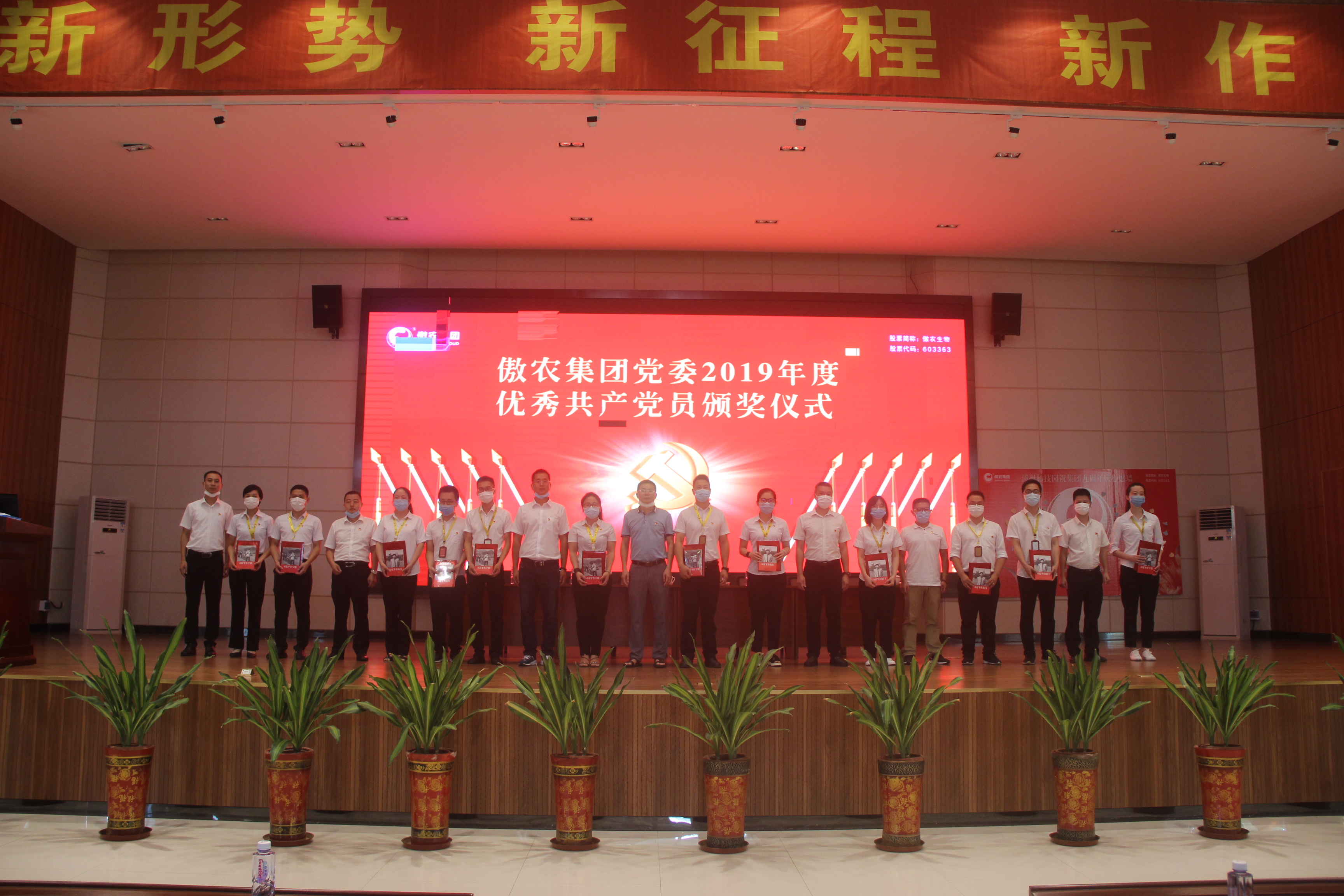 熟妇丰满多毛的大隂户