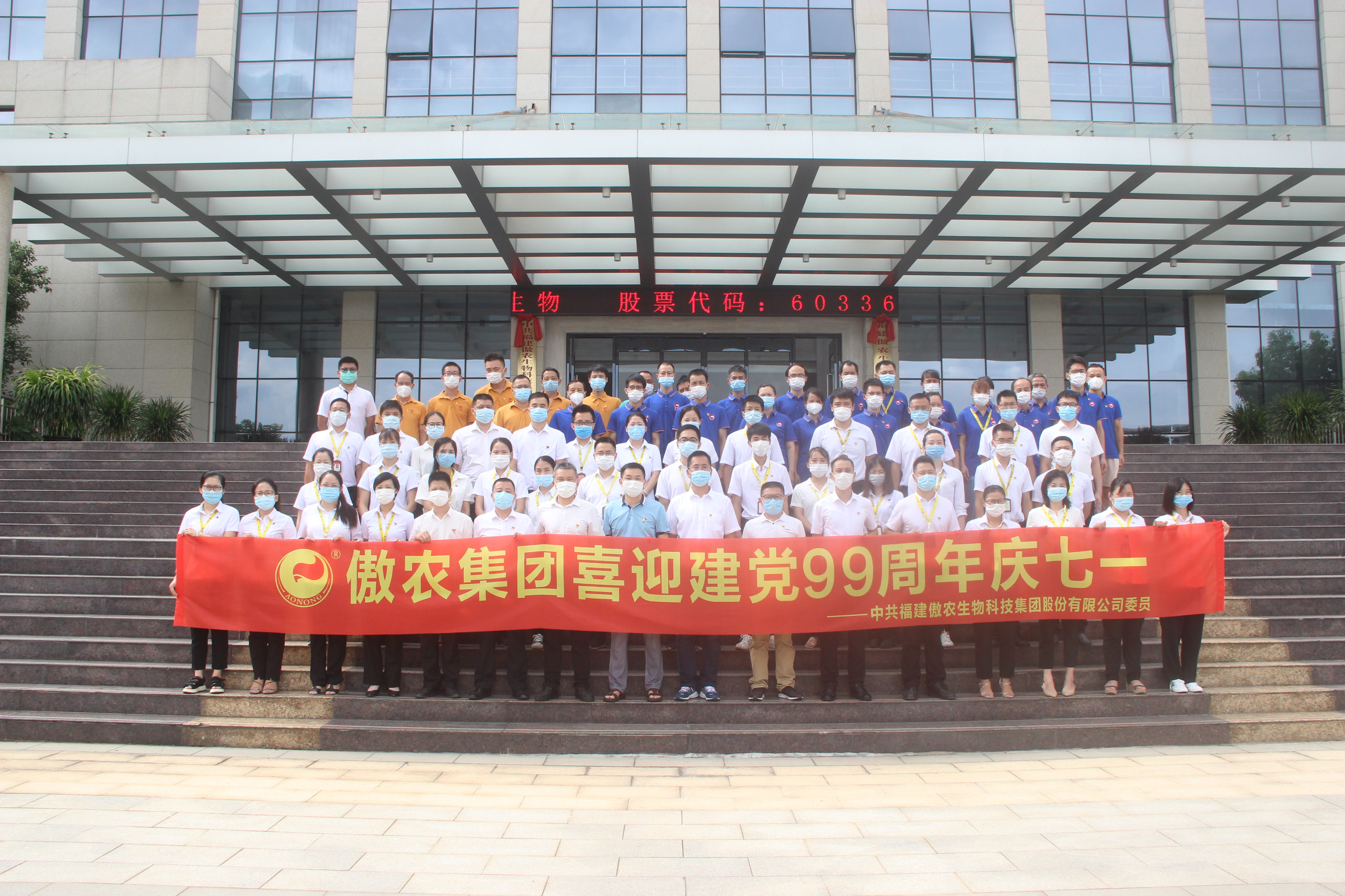 熟妇丰满多毛的大隂户