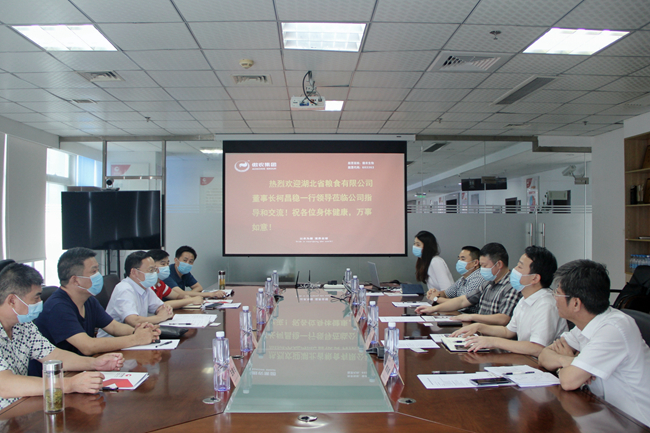 熟妇丰满多毛的大隂户