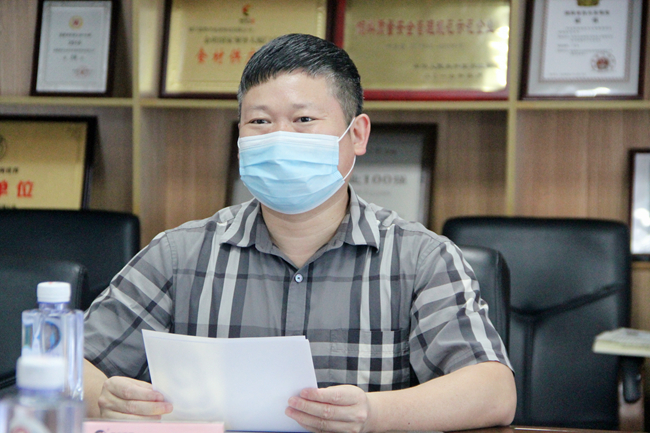 熟妇丰满多毛的大隂户