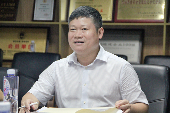 熟妇丰满多毛的大隂户