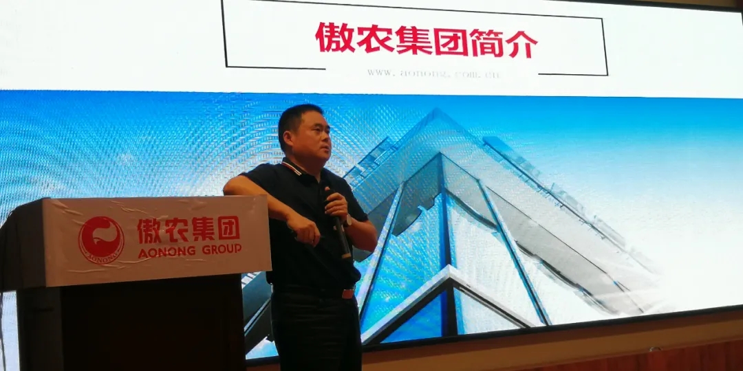 熟妇丰满多毛的大隂户