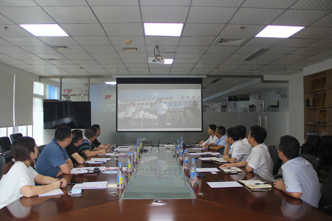 熟妇丰满多毛的大隂户