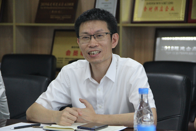 熟妇丰满多毛的大隂户