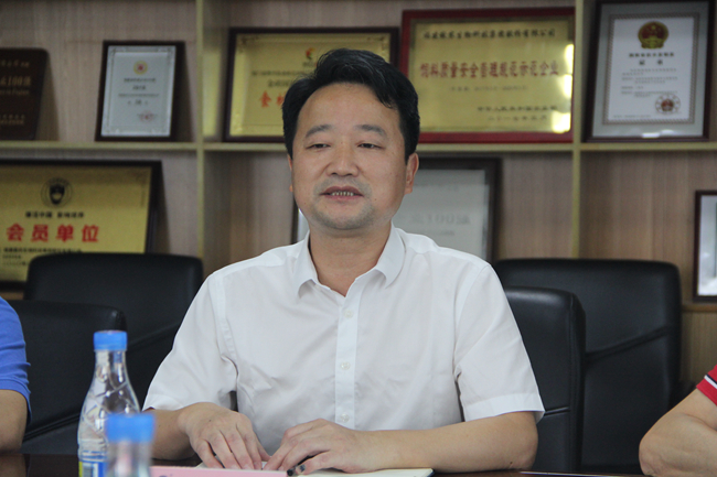 熟妇丰满多毛的大隂户