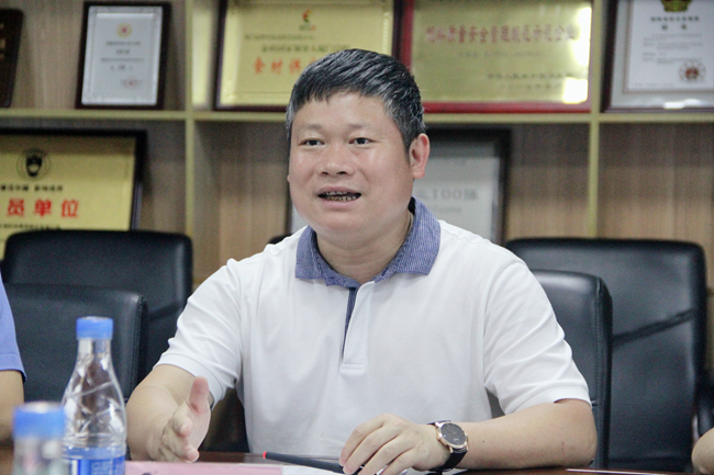 熟妇丰满多毛的大隂户