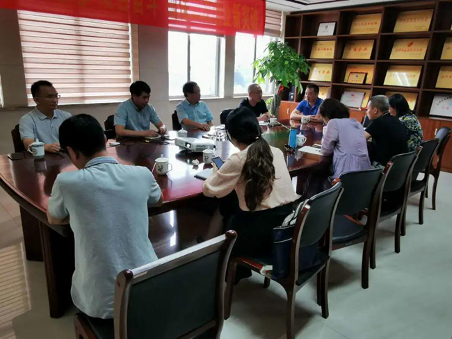 熟妇丰满多毛的大隂户