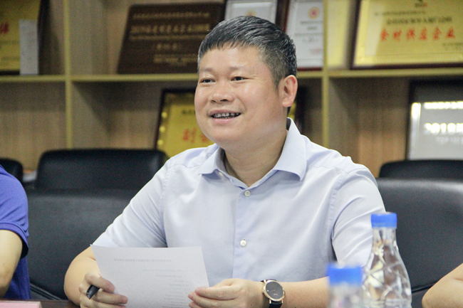 熟妇丰满多毛的大隂户