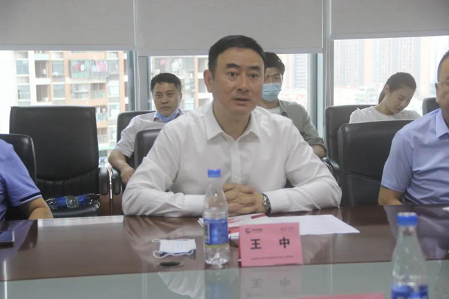 熟妇丰满多毛的大隂户