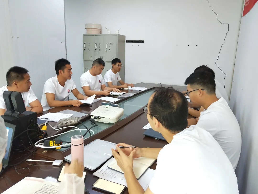 熟妇丰满多毛的大隂户