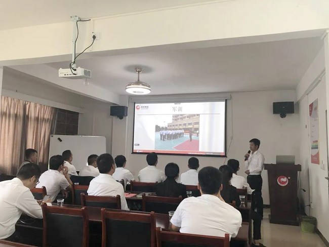 熟妇丰满多毛的大隂户