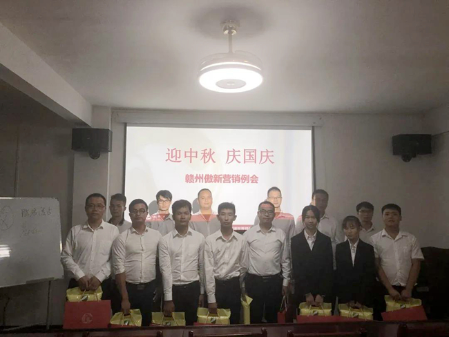 熟妇丰满多毛的大隂户