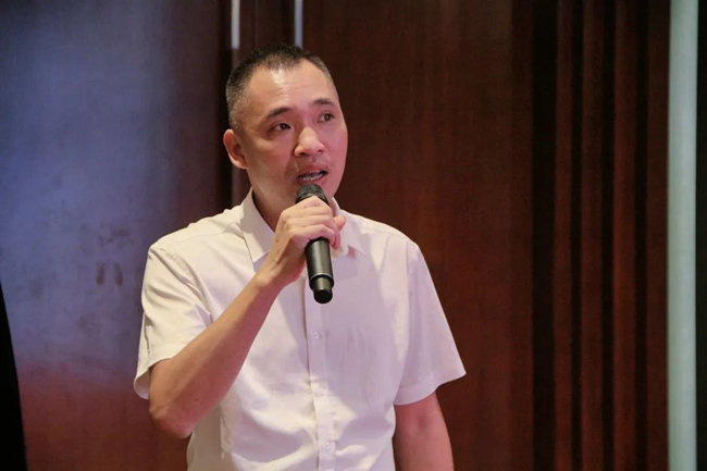 熟妇丰满多毛的大隂户