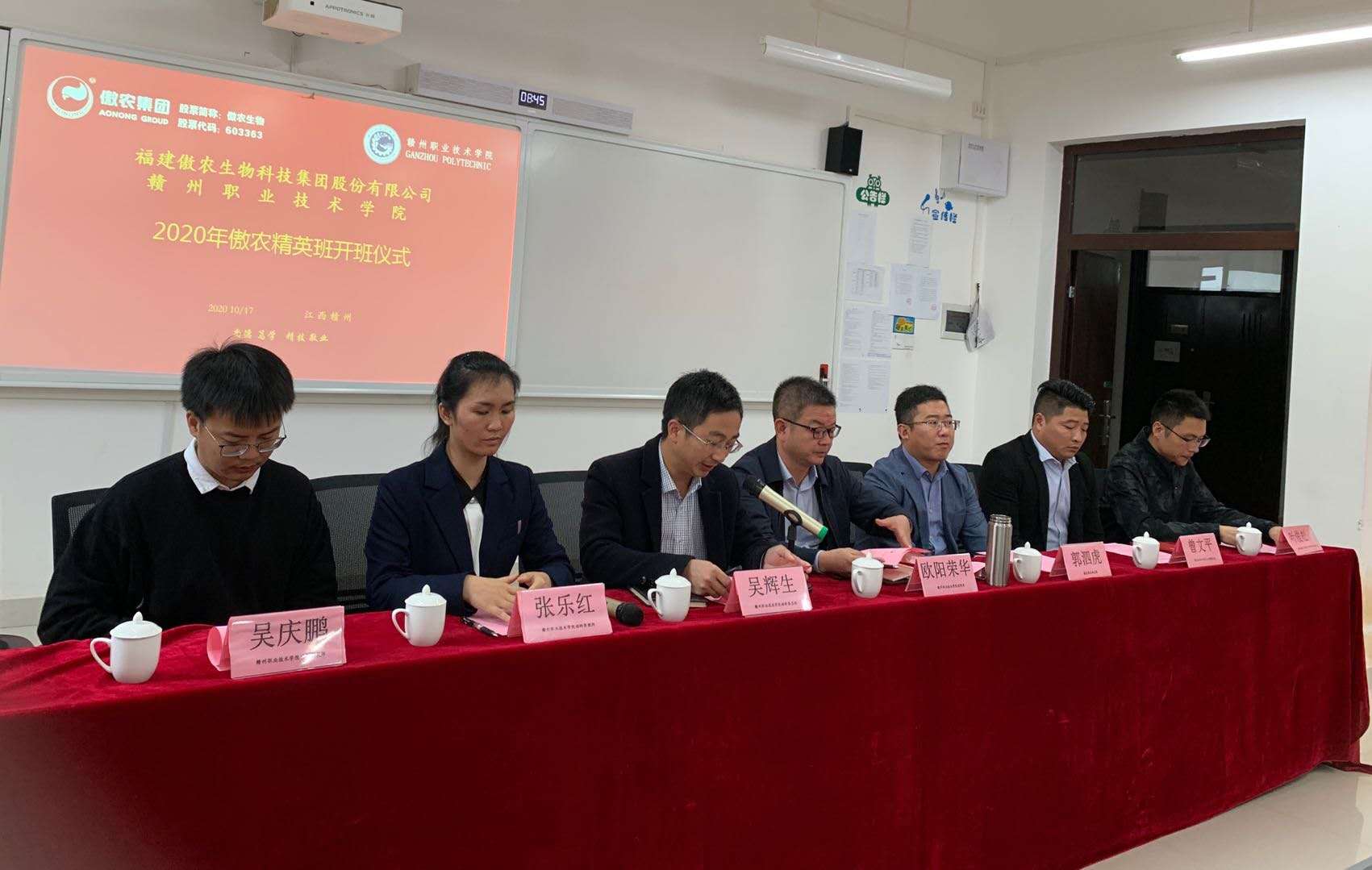 熟妇丰满多毛的大隂户