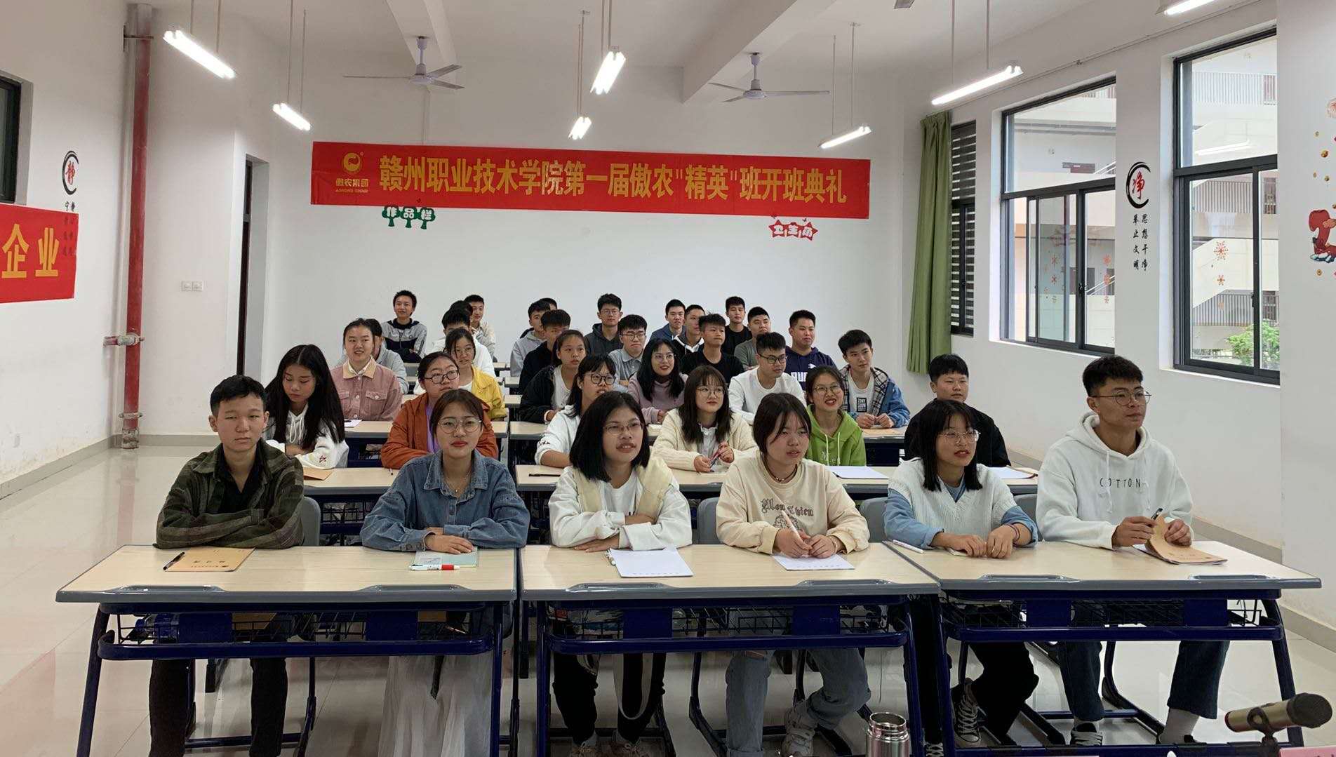 熟妇丰满多毛的大隂户