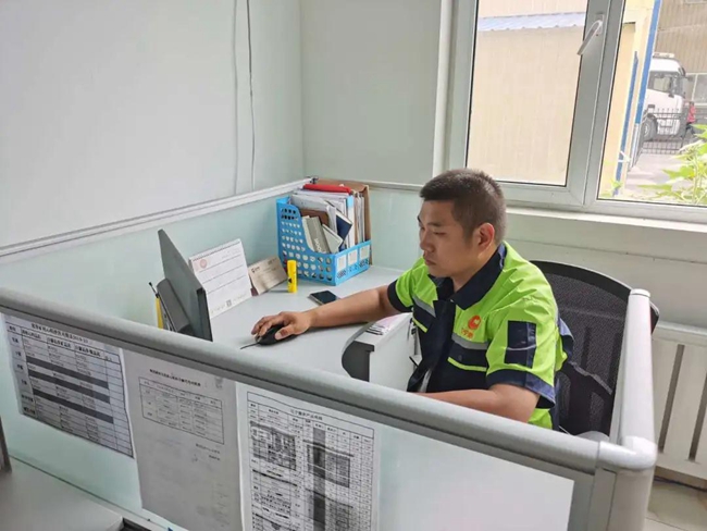 熟妇丰满多毛的大隂户