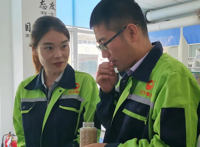 熟妇丰满多毛的大隂户