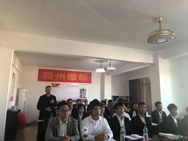 熟妇丰满多毛的大隂户