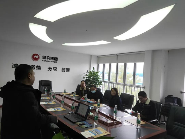 熟妇丰满多毛的大隂户