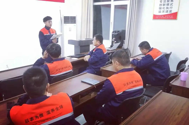 熟妇丰满多毛的大隂户