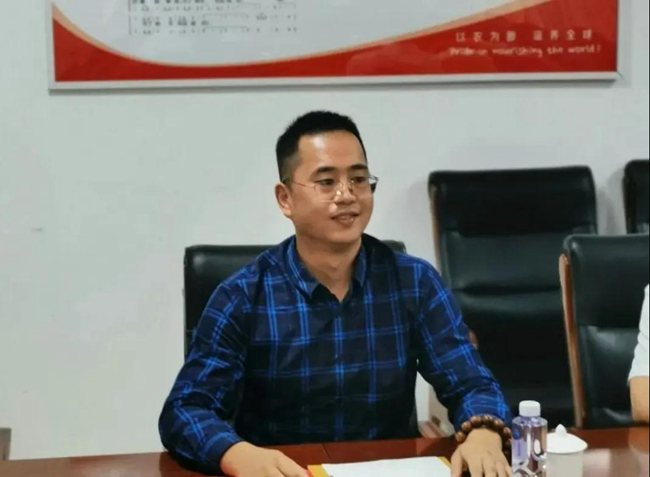 熟妇丰满多毛的大隂户