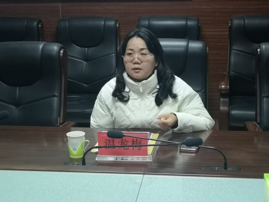 熟妇丰满多毛的大隂户