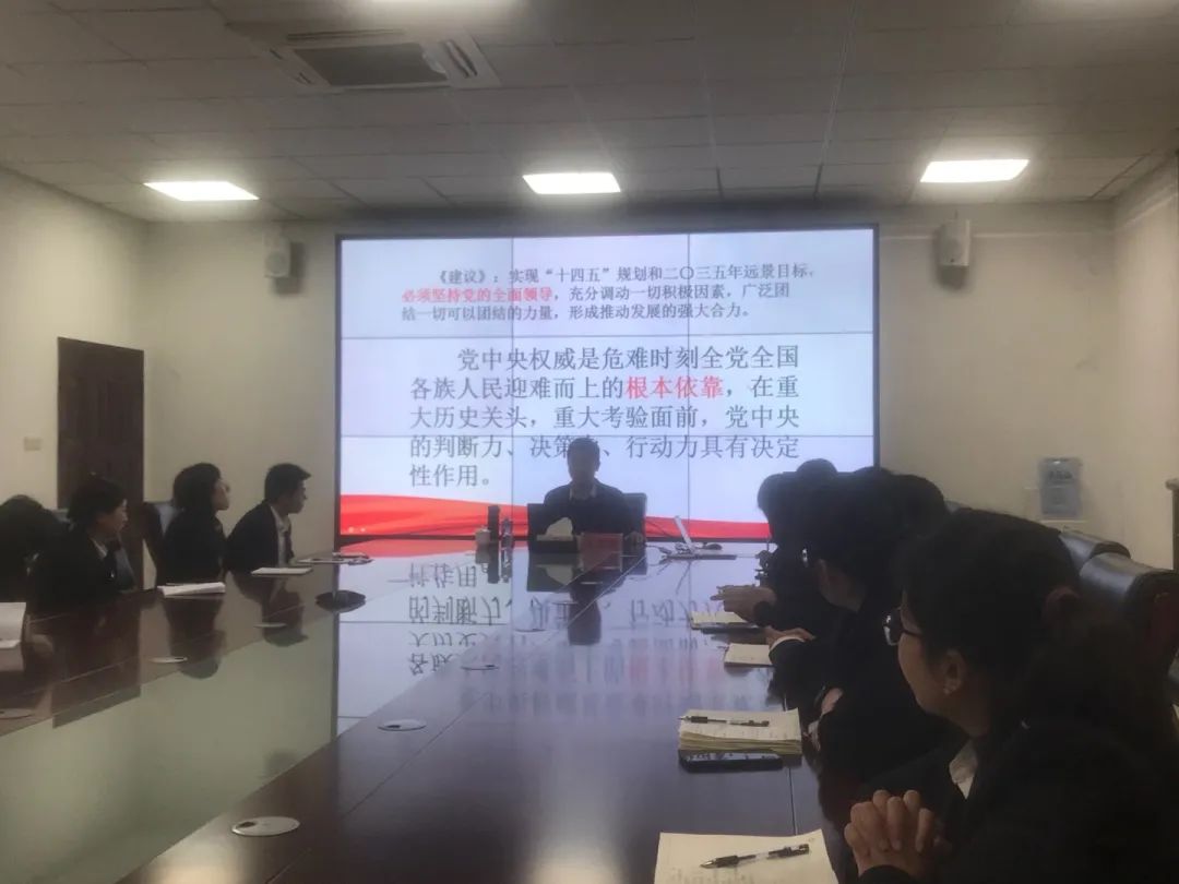 熟妇丰满多毛的大隂户