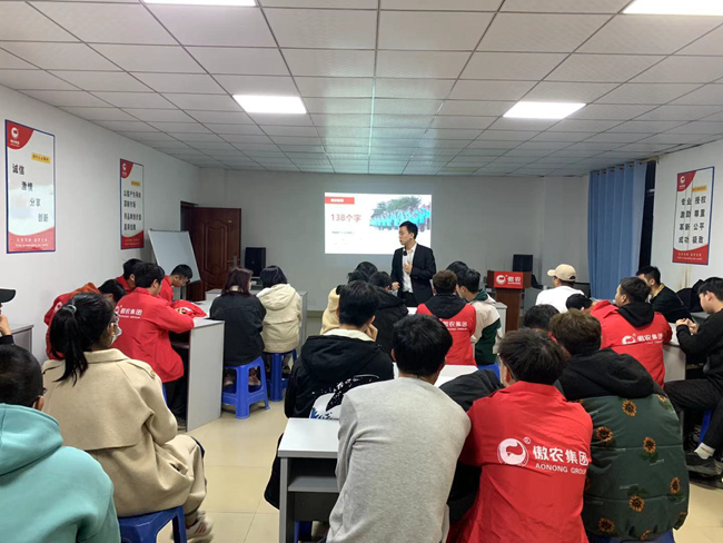 熟妇丰满多毛的大隂户