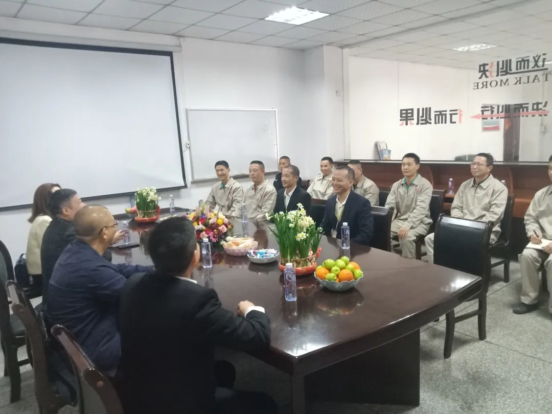 熟妇丰满多毛的大隂户