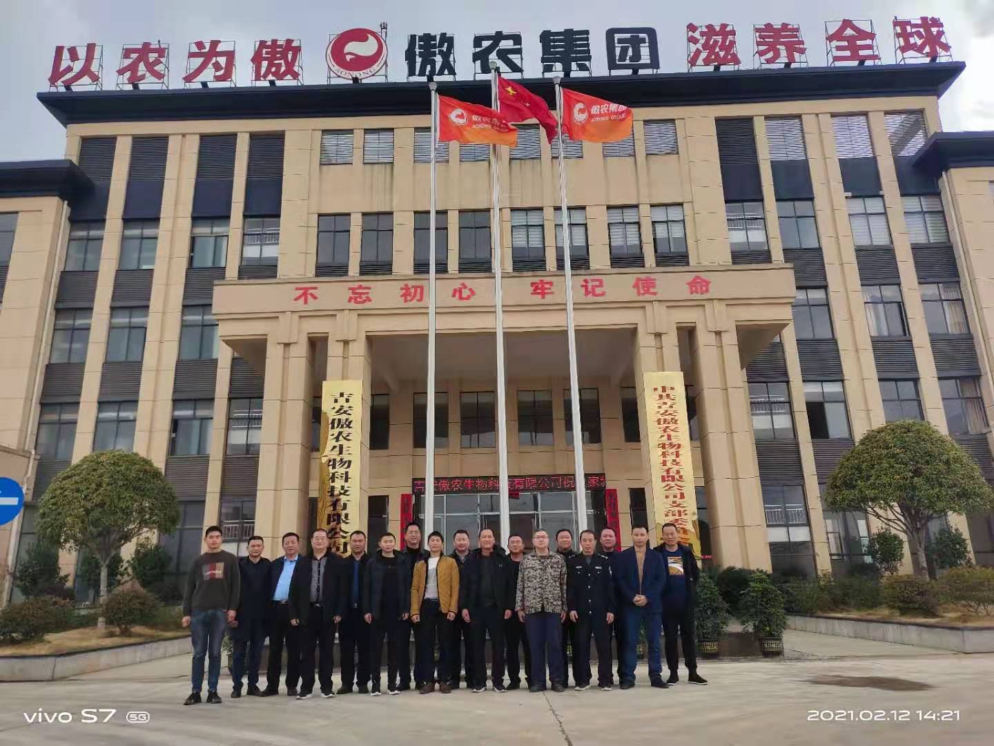 熟妇丰满多毛的大隂户