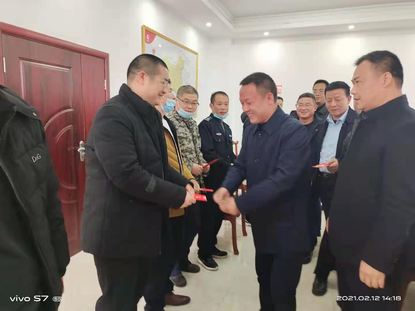 熟妇丰满多毛的大隂户