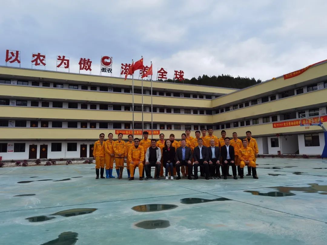 熟妇丰满多毛的大隂户