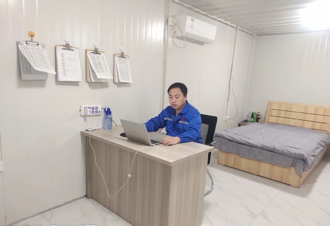 熟妇丰满多毛的大隂户