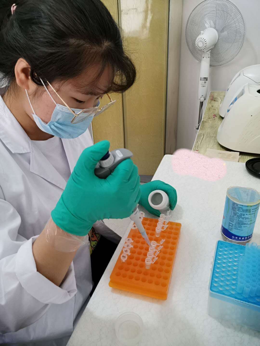 熟妇丰满多毛的大隂户