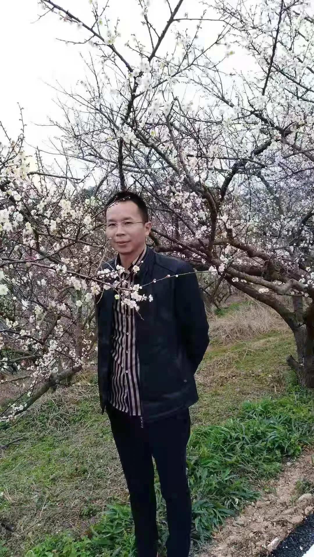 熟妇丰满多毛的大隂户