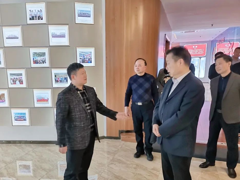 熟妇丰满多毛的大隂户