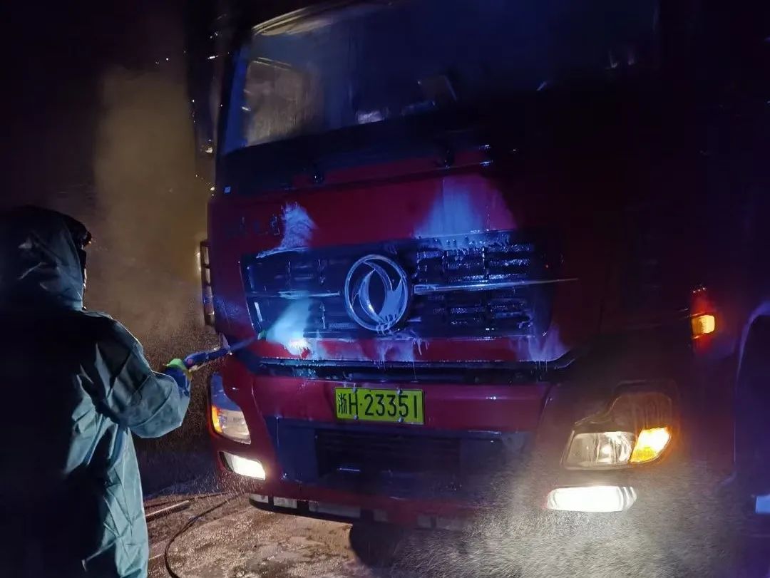 熟妇丰满多毛的大隂户