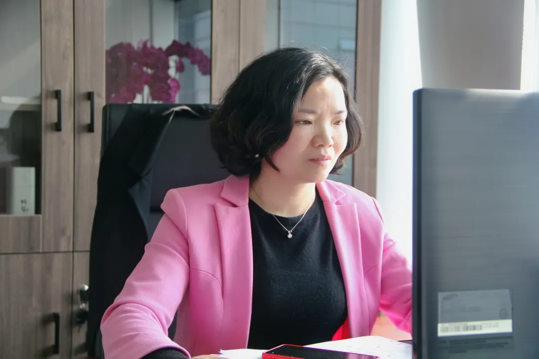 熟妇丰满多毛的大隂户