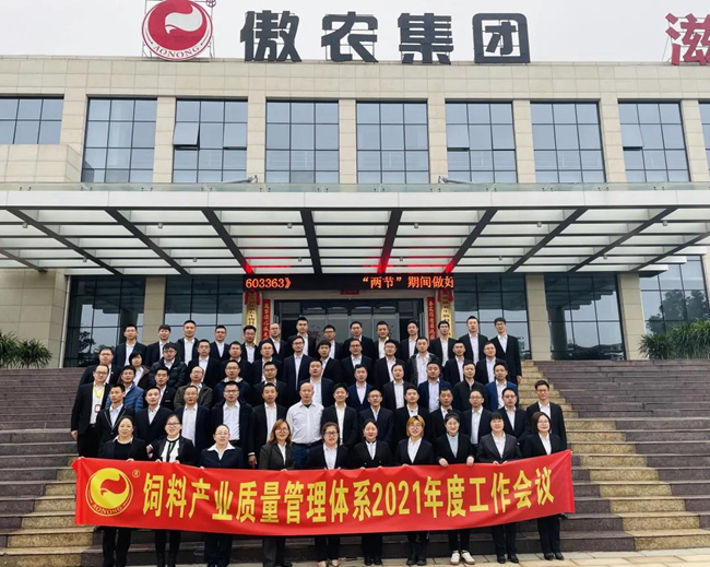 熟妇丰满多毛的大隂户