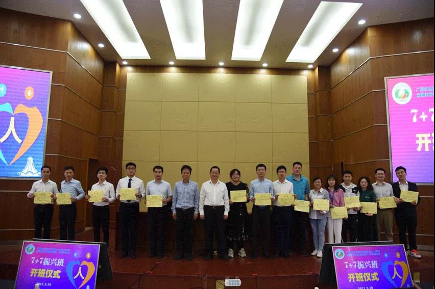 熟妇丰满多毛的大隂户