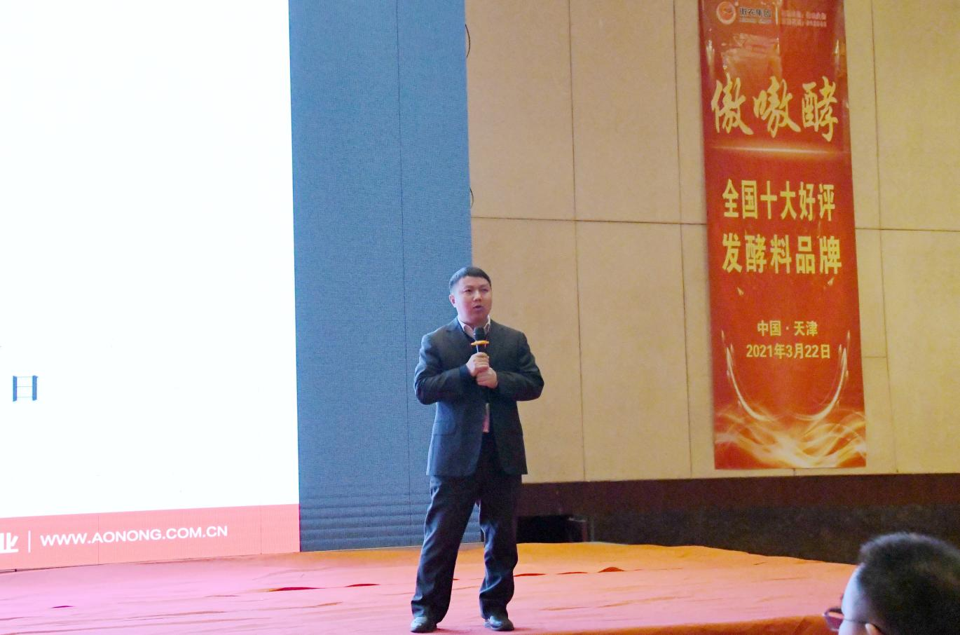 熟妇丰满多毛的大隂户