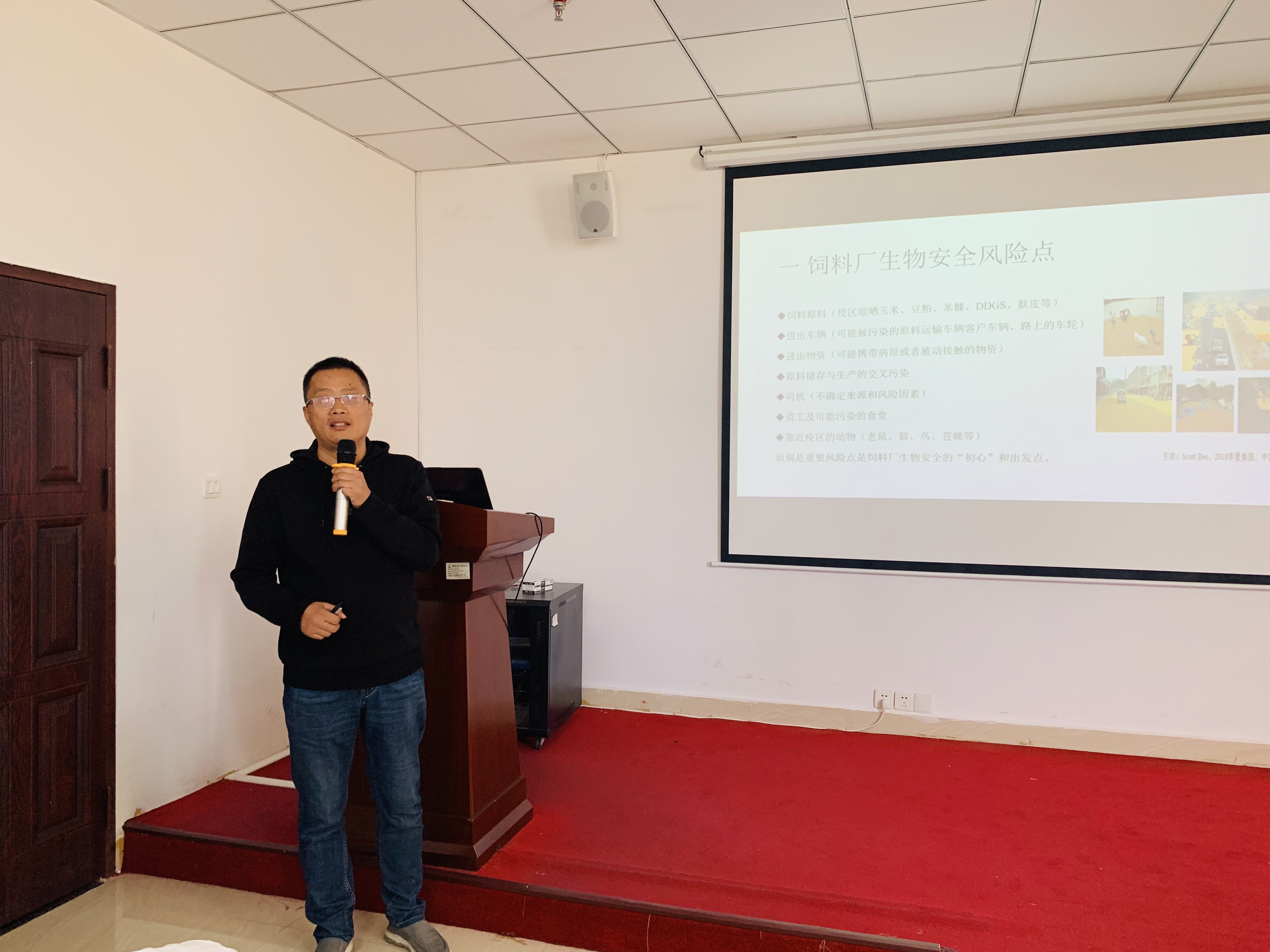 熟妇丰满多毛的大隂户