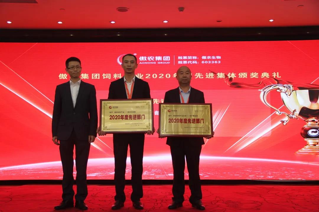 熟妇丰满多毛的大隂户