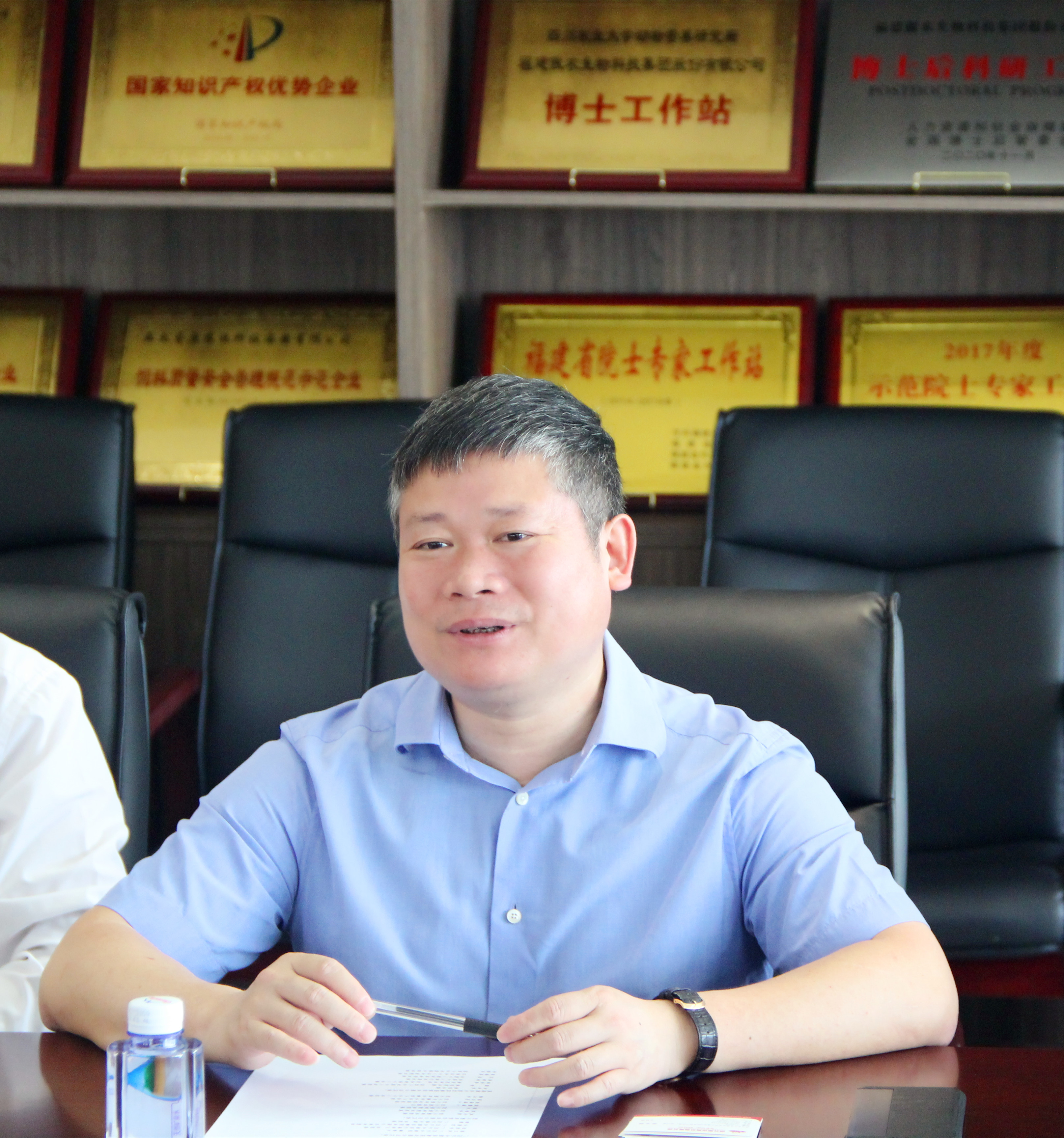 熟妇丰满多毛的大隂户