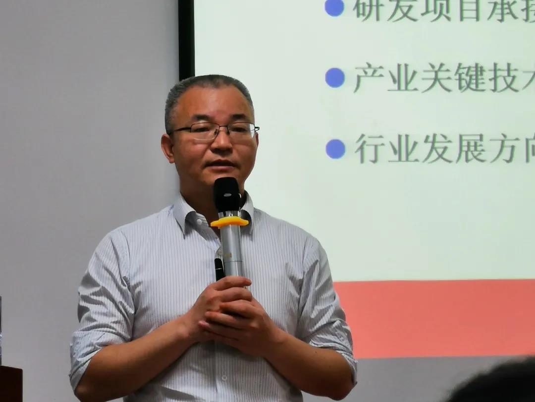 熟妇丰满多毛的大隂户