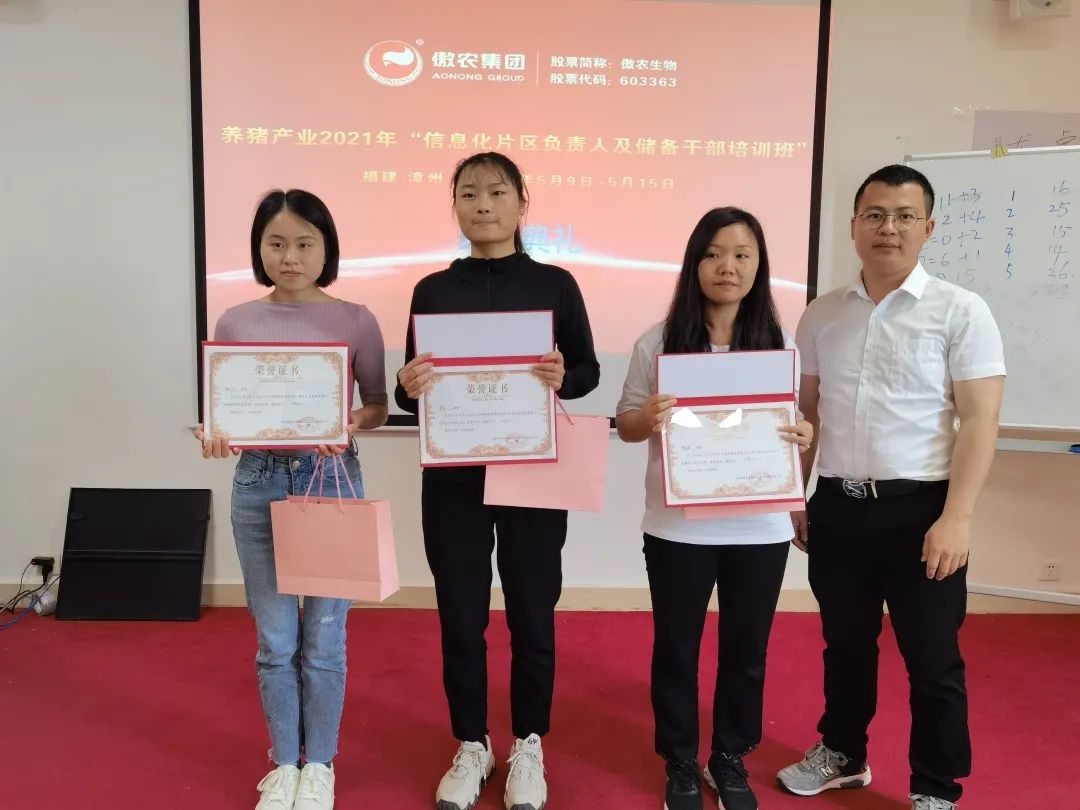 熟妇丰满多毛的大隂户