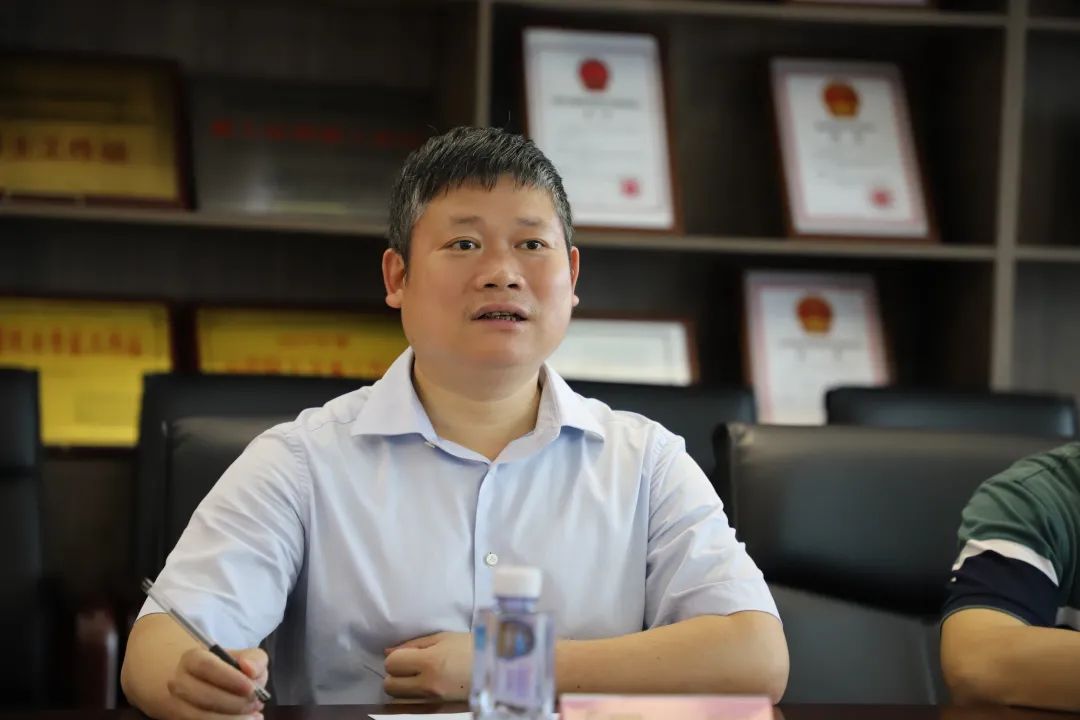 熟妇丰满多毛的大隂户